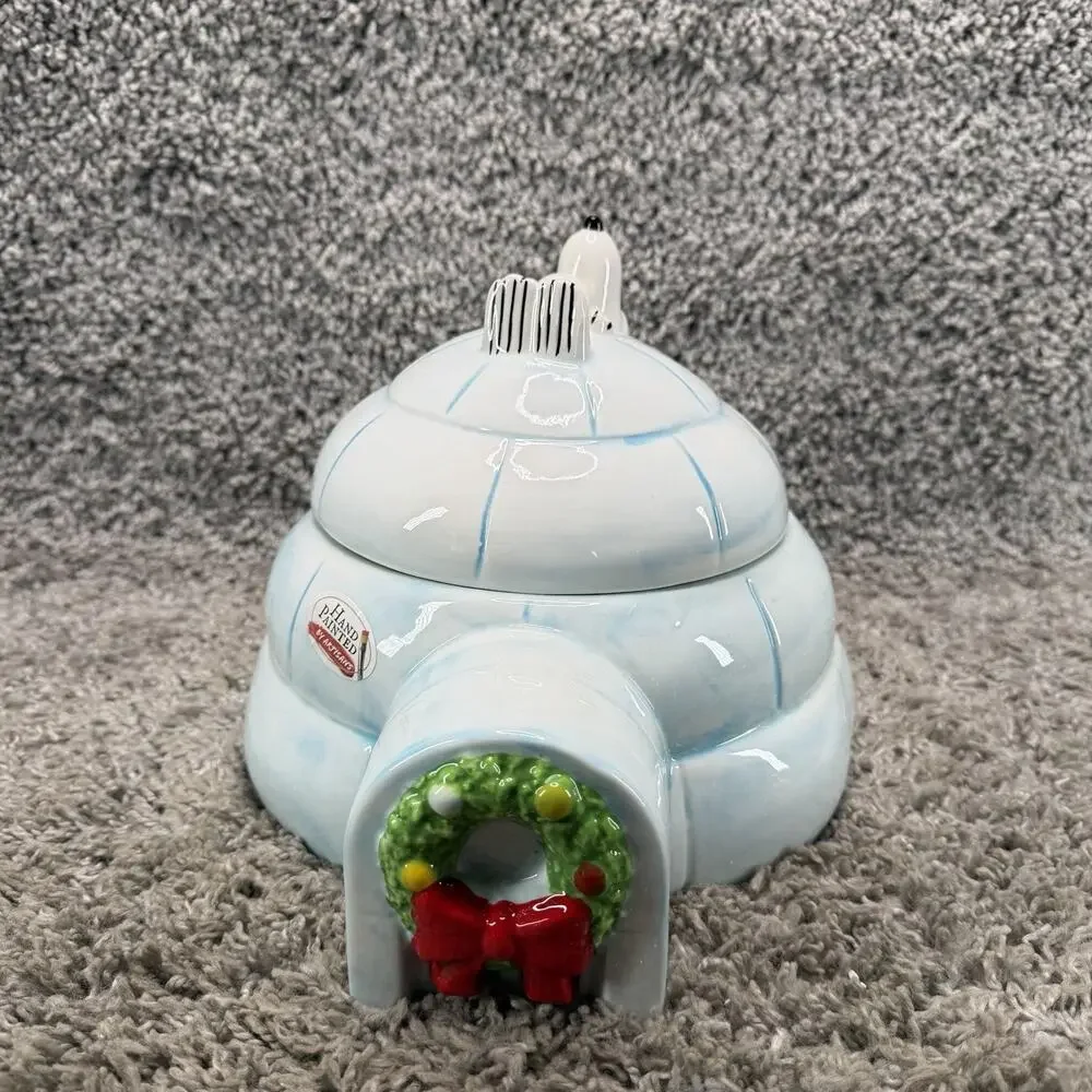 Peanuts Snoopy Igloo Figural Hand Painted Ceramic Cookie Jar Christmas New Box
